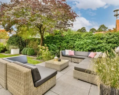 backyard-landscaped-seating-1024x683-1-rp24w6k6pisbuadfu1eznmt357lqqh9imsqquu1a40