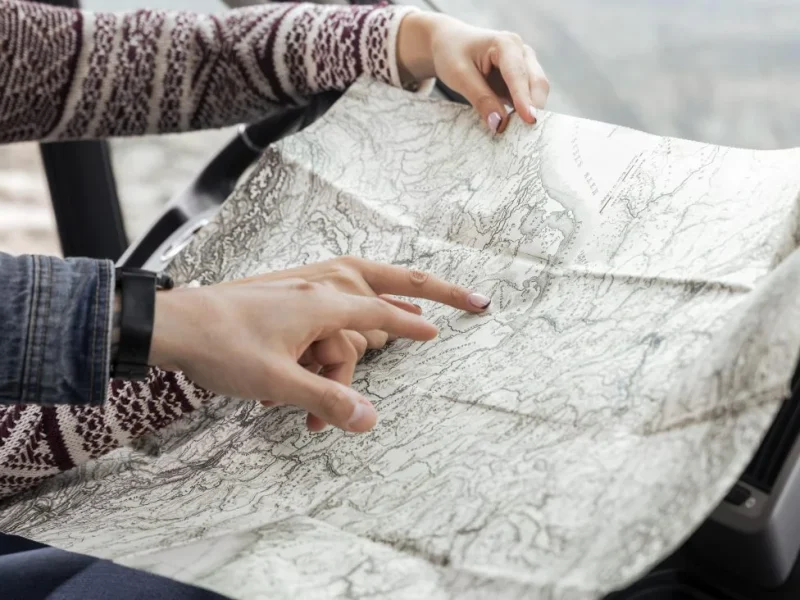 close-up-hands-pointing-map-1024×732 close-up-hands-pointing-map-1024x732